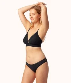 The No Show Thong Bundle - Print: Toasted Almond/Jet Black/Painted Polka -Cheap Lingerie Store 3 on model front2 no show thong bundle painted polka 736a55c6 206b 431a 9c27 d3a2513894c7